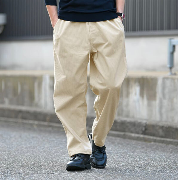 メンズ 白パンツの オシャレな着こなし と やってはいけない着こなし を解説 メンズファッションマガジン 服ログ