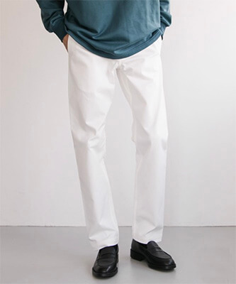 メンズ 白パンツの オシャレな着こなし と やってはいけない着こなし を解説 メンズファッションマガジン 服ログ